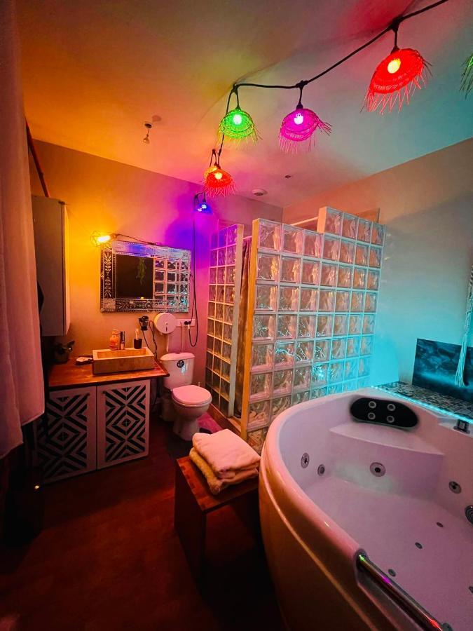 Jacuzzi Love Room Париж Экстерьер фото